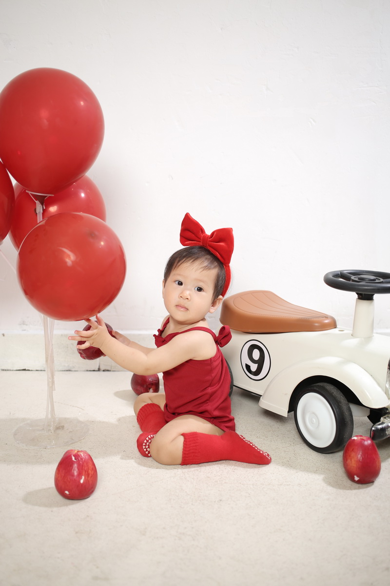 Dưa Hấu với tay về phía bóng bay